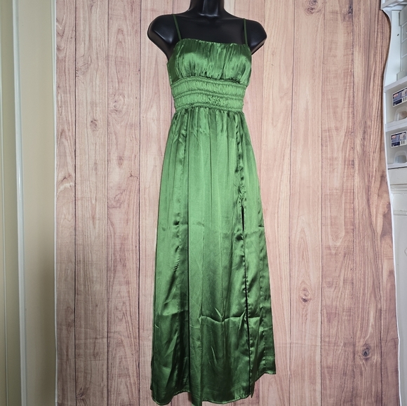 Abercrombie & Fitch Elegant Emerald Green Satin Maxi Dress Size XX Small - Picture 2 of 16